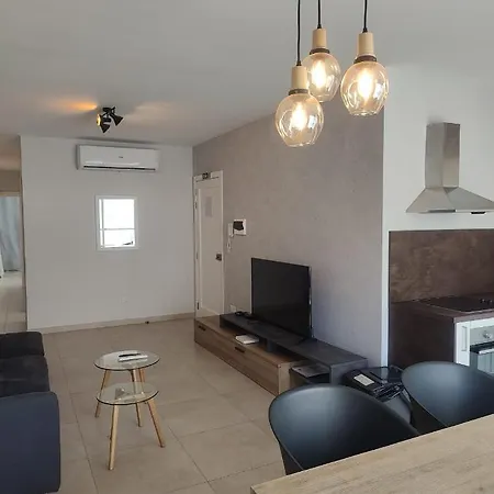 Gzira, 2 Bedroom