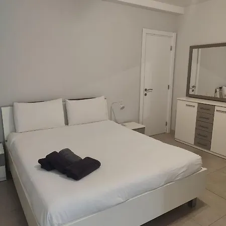 Gzira, 2 Bedroom * Gzira