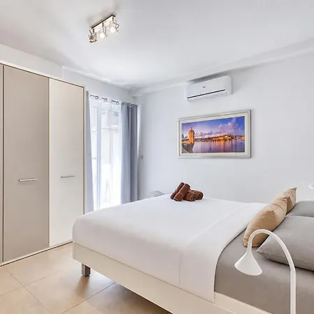 Gzira, 2 Bedroom Gzira