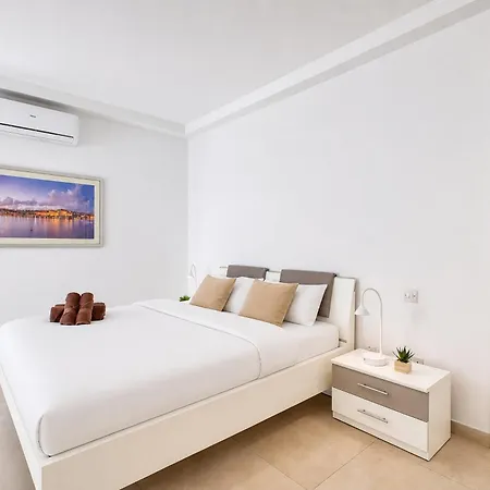 Gzira, 2 Bedroom Appartement Gzira