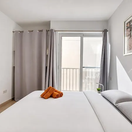 Gzira, 2 Bedroom Appartement