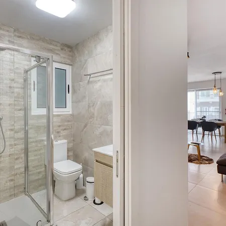 Gzira, 2 Bedroom Appartement *