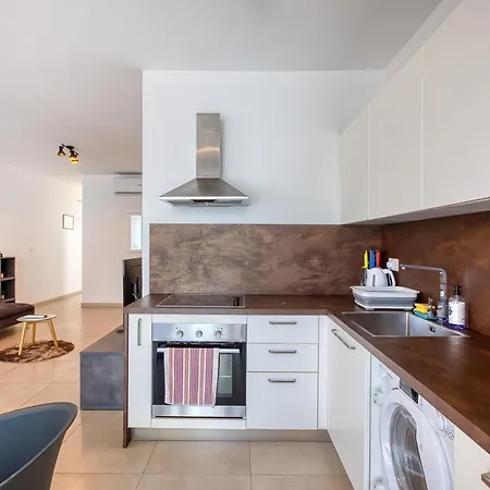 Gzira, 2 Bedroom Gzira