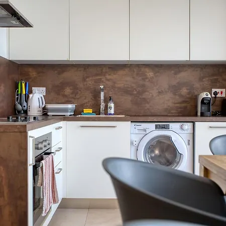 Gzira, 2 Bedroom Appartement Gzira