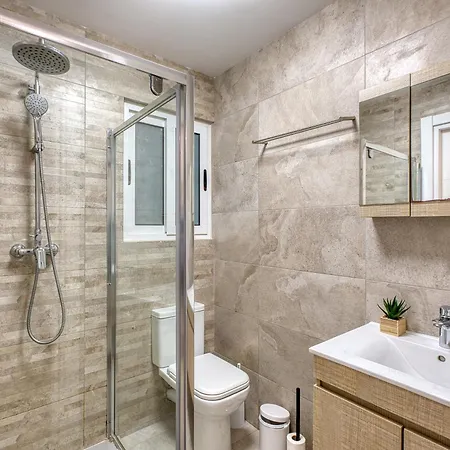 Gzira, 2 Bedroom Gzira